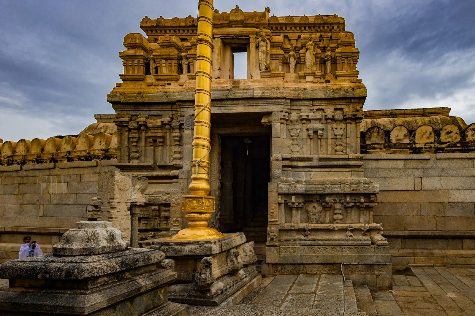 Lepakshi Veerabhadra Temple